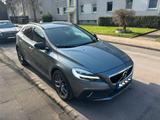 Volvo V40 D4 Cross Country Automatik - Volvo V40 in Oberhausen