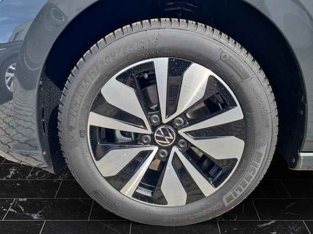 Fahrzeugabbildung Volkswagen Golf VIII 1,0 TSI Move LED Climatronic AID RFK S