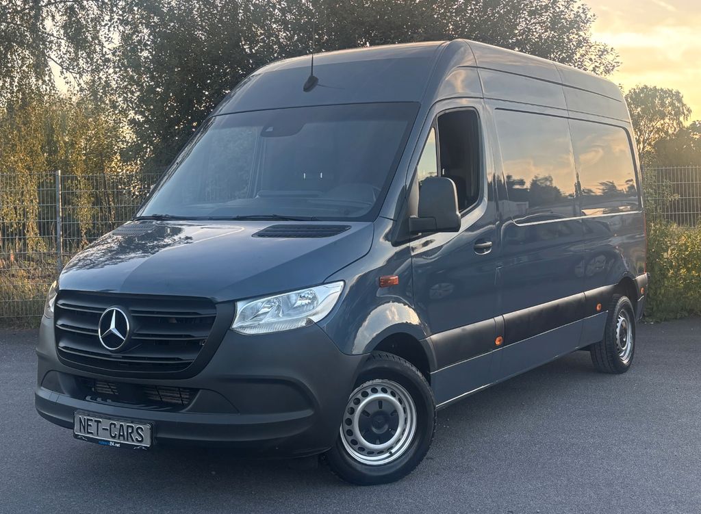 Image of Mercedes-Benz Sprinter