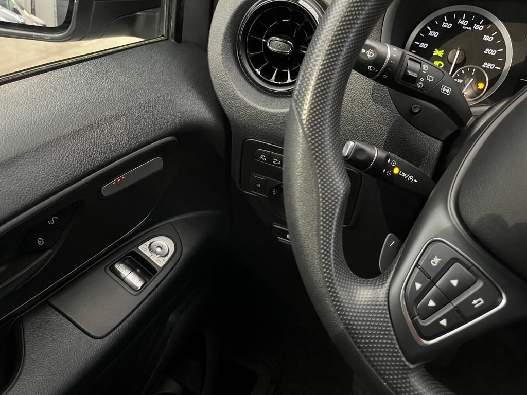 Fahrzeugabbildung Mercedes-Benz Vito 114 Mixto kompakt 4x4 5 Sitze SHZ PTS 2xST