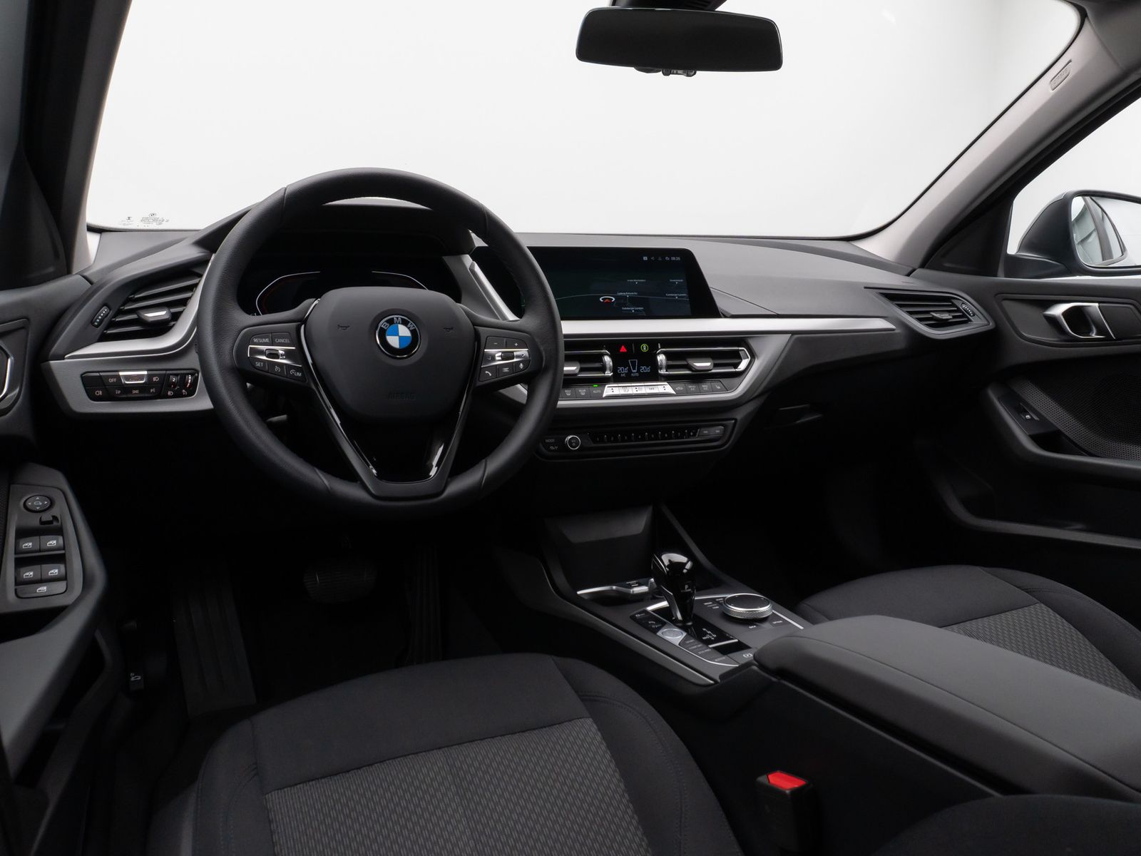 Fahrzeugabbildung BMW 118i DAB CockPitPr PDC Alarm Geschwindigkeitsreg