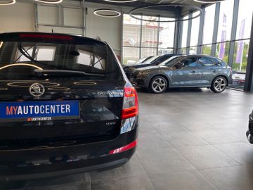Skoda Octavia Combi L&K 4x4 *BI-XENON*NAVI*PDC*SZHZ*