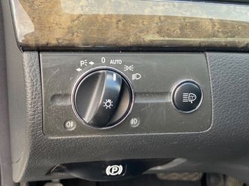 Fahrzeugabbildung Mercedes-Benz E 200 Kompressor Avantgarde*SHZ*PDC*Tempomat*