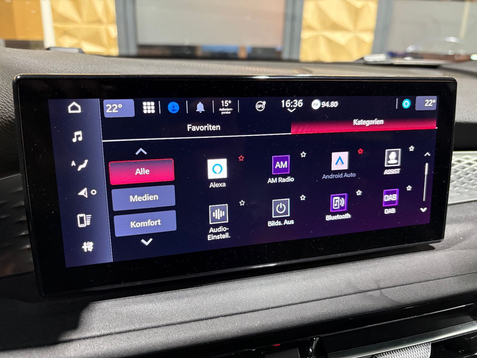 Fahrzeugabbildung Alfa Romeo Tonale Sprint/APPLE/NAVI/ACC/PDC/SPURHALTE/KLIMA