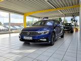 Volkswagen Passat Variant Elegance R-Line 4Motion Pano H&K - Volkswagen Passat Variant mit Benzin-Antrieb: Panorama-Dach