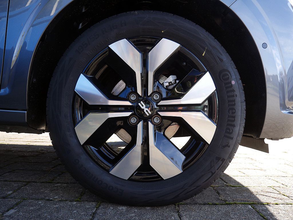 Fahrzeugabbildung Dacia Sandero Journey TCe 90 CVT AUTOMATIK