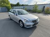 Mercedes-Benz E 220 T-Modell E 220 CDI BlueEfficiency - Mercedes-Benz E 220: Kombi, Cdi