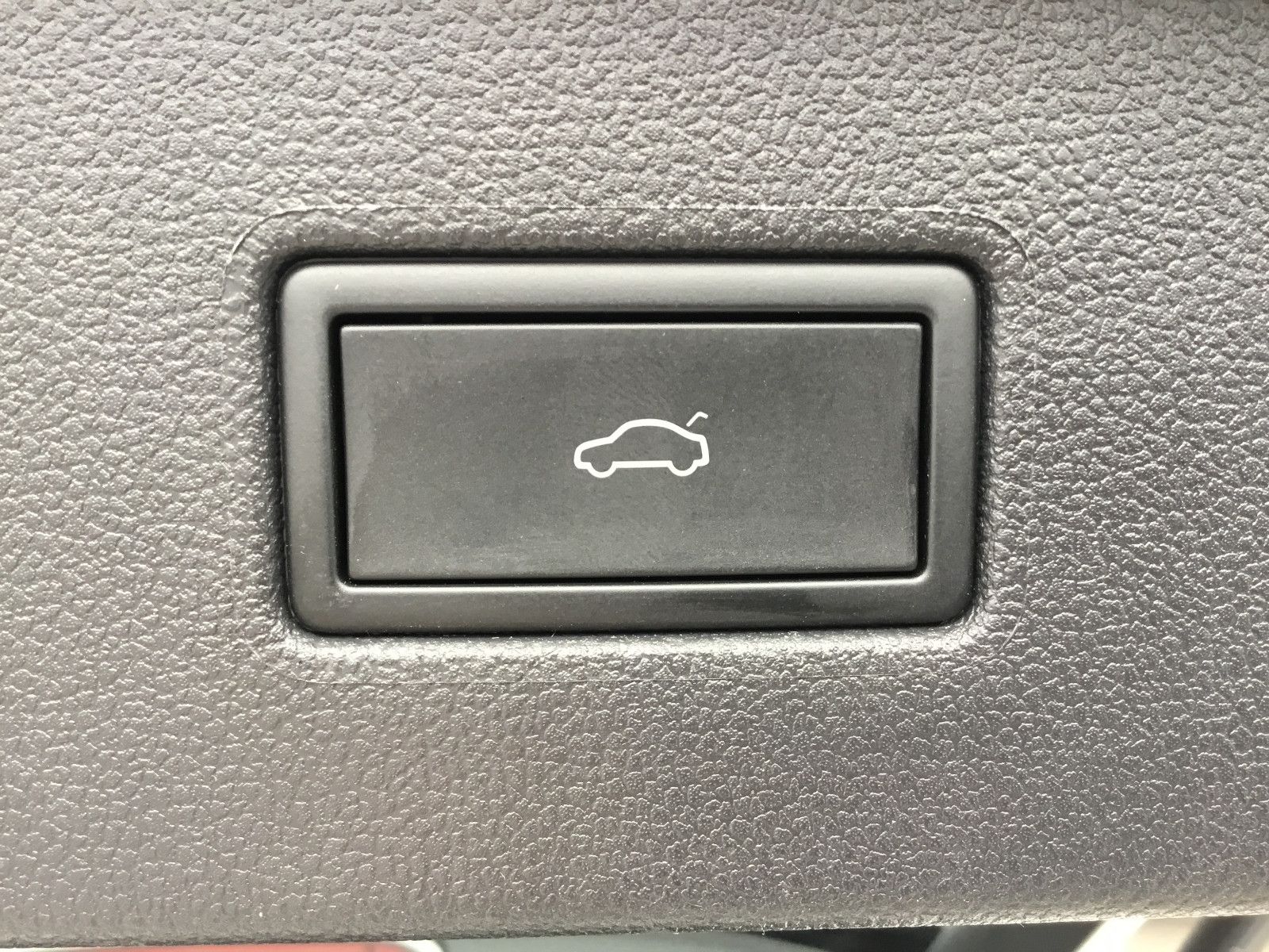 Fahrzeugabbildung Volkswagen Tiguan Allspace 2.0 TDI DSG 4M R-Line+AHK+20"