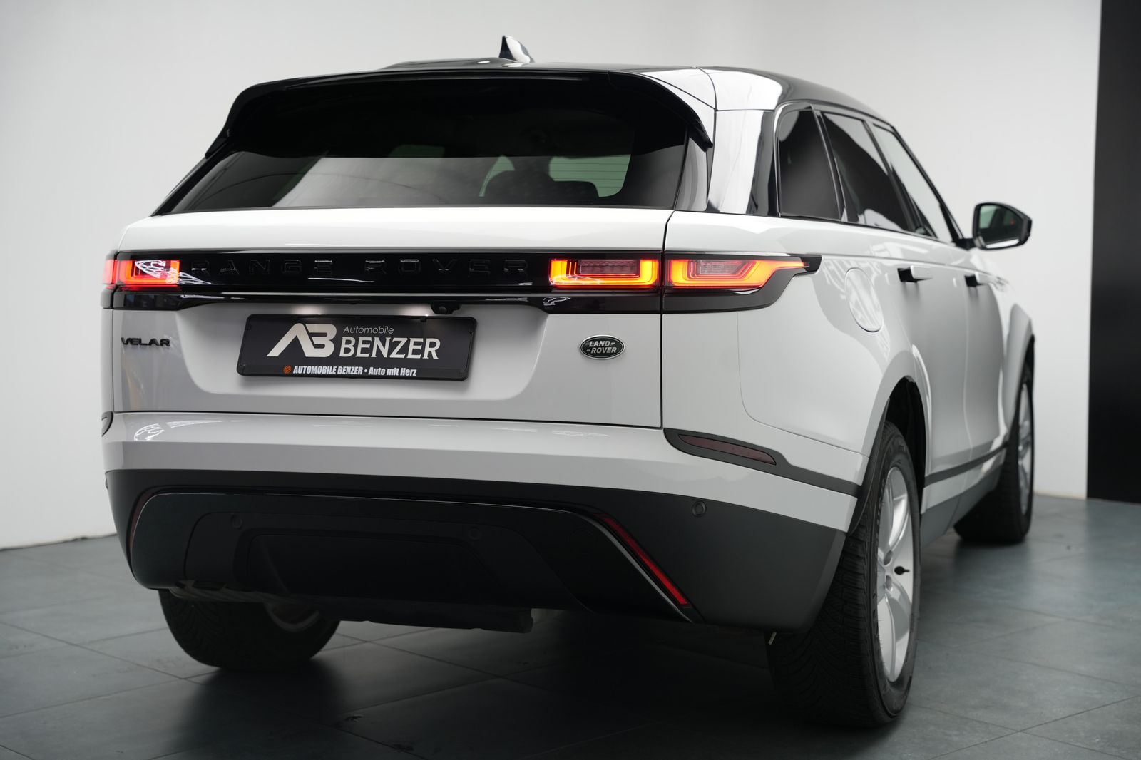 Fahrzeugabbildung Land Rover Range Rover Velar Kamera*Head-UP*Matrix*CarPlay