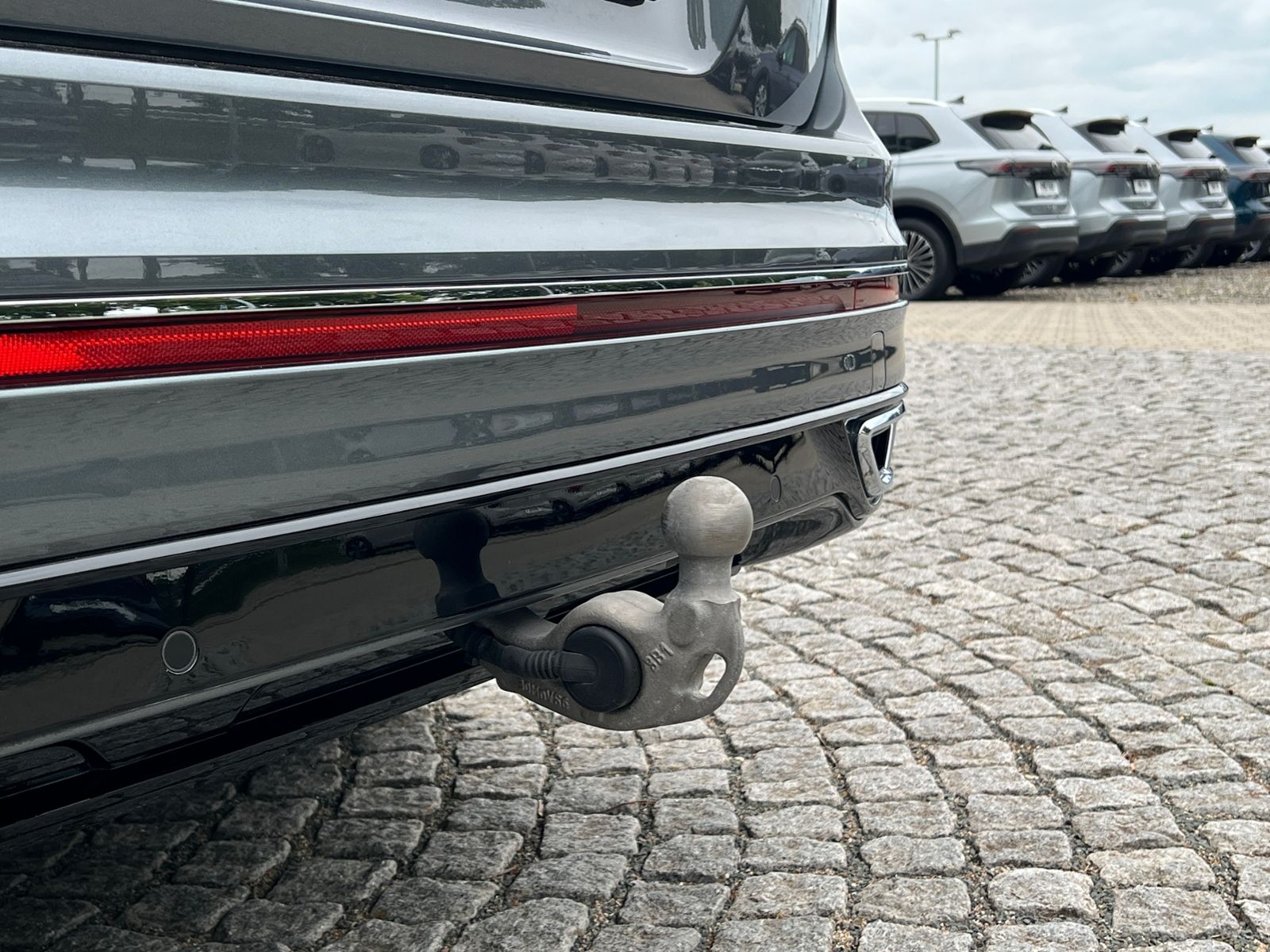 Fahrzeugabbildung Volkswagen Tiguan Allspace R-Line 2.0 TDI DSG 4Motion *AHK,