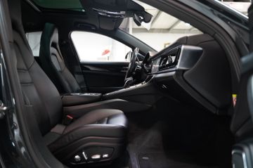 Porsche Panamera - 12