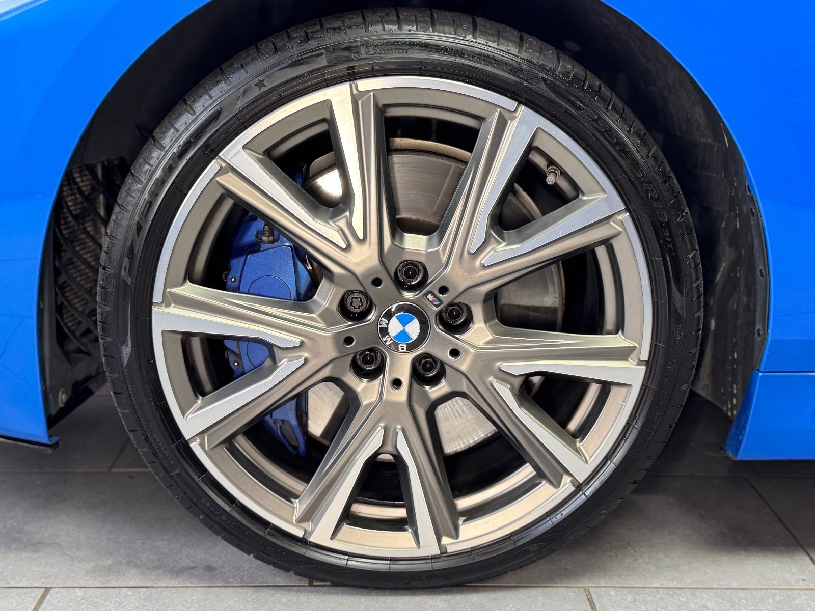 Fahrzeugabbildung BMW M135 i xDrive|H/K|NAVI|ACC|HEAD-UP|SPORTSITZE|