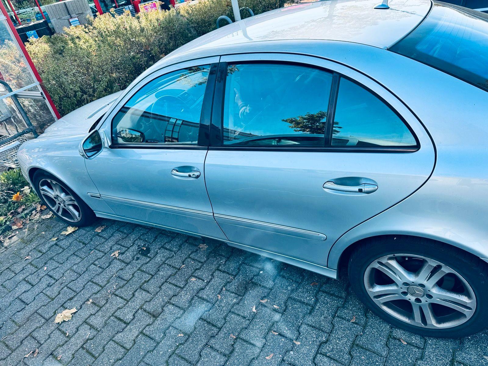 Mercedes-Benz E 320