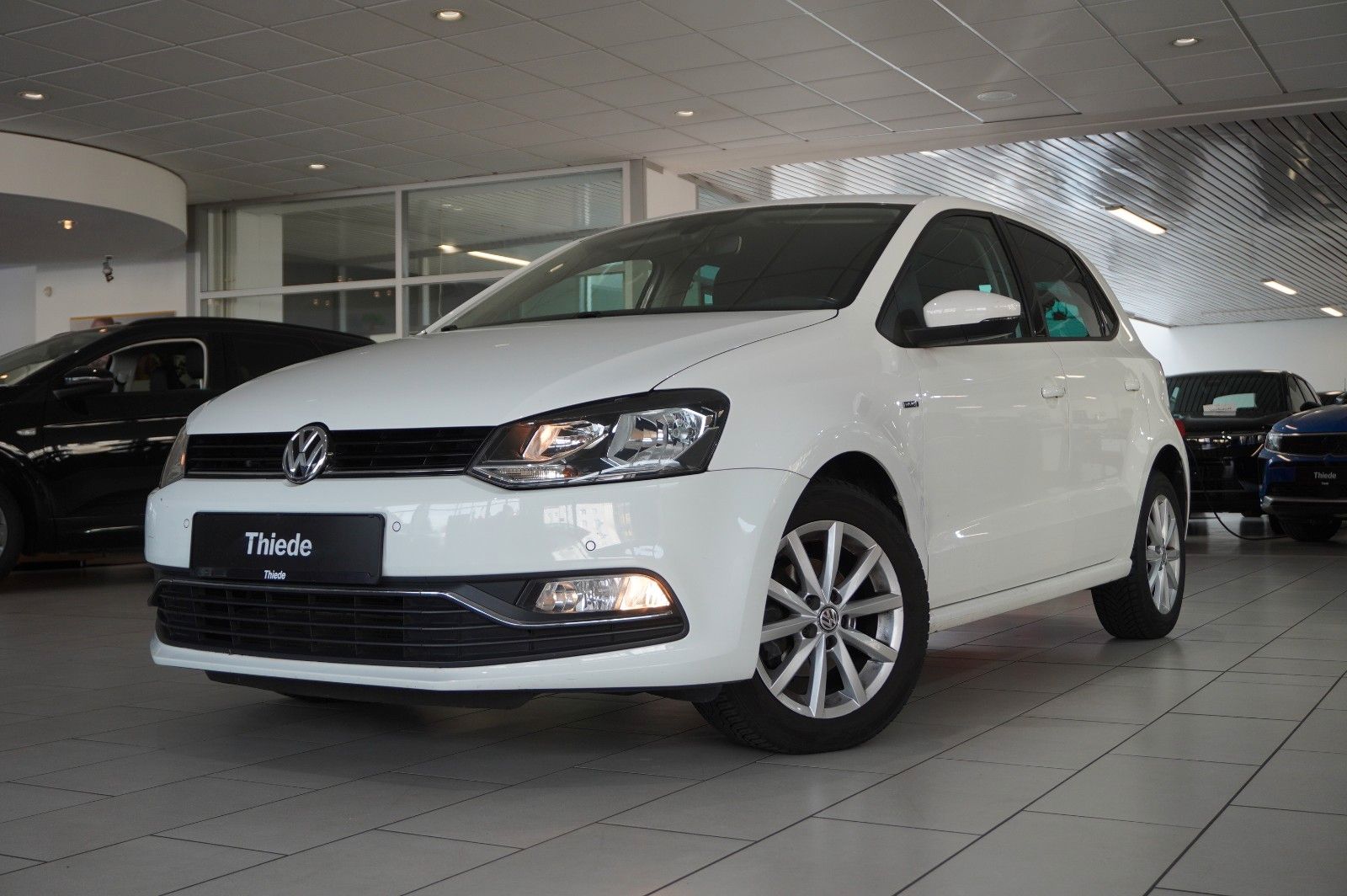 Fahrzeugabbildung Volkswagen Polo V 1.2 TSI LOUNGE DSG NAVI/KLIMA/PDC/TEMP.