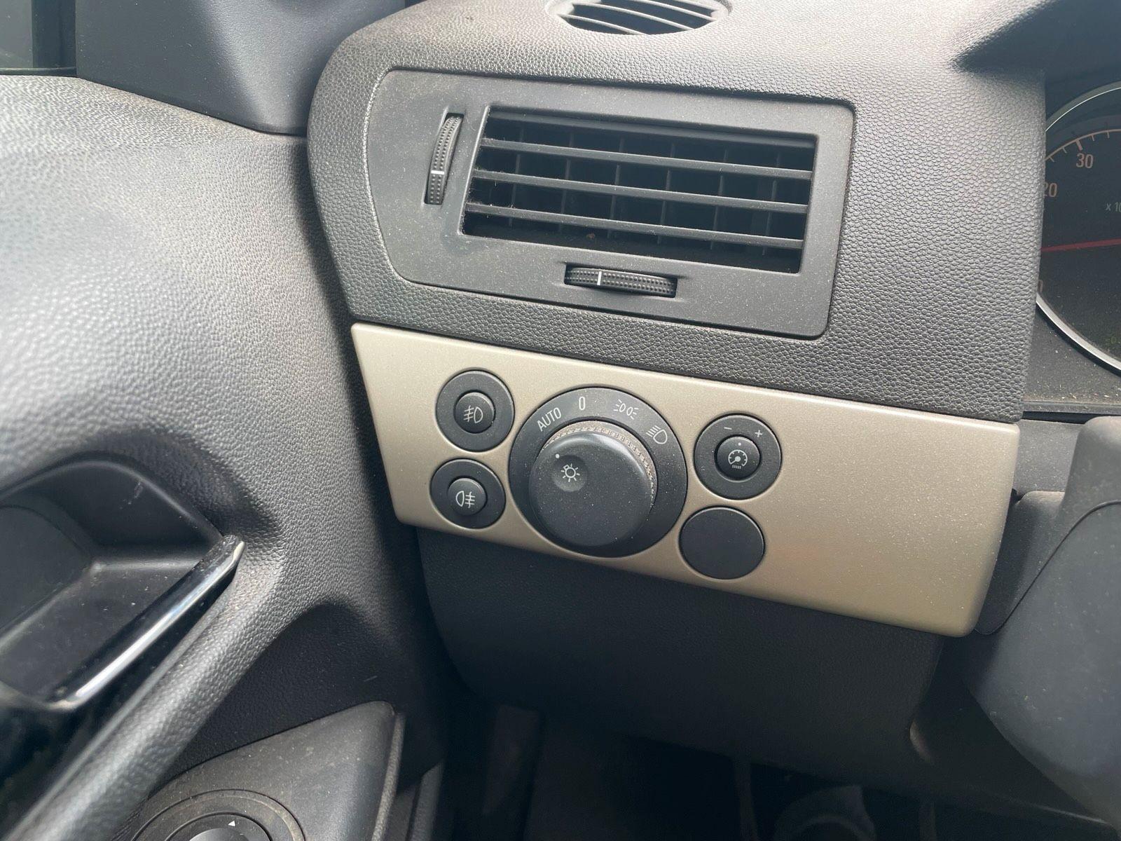 Opel Astra 2008 — photo 8