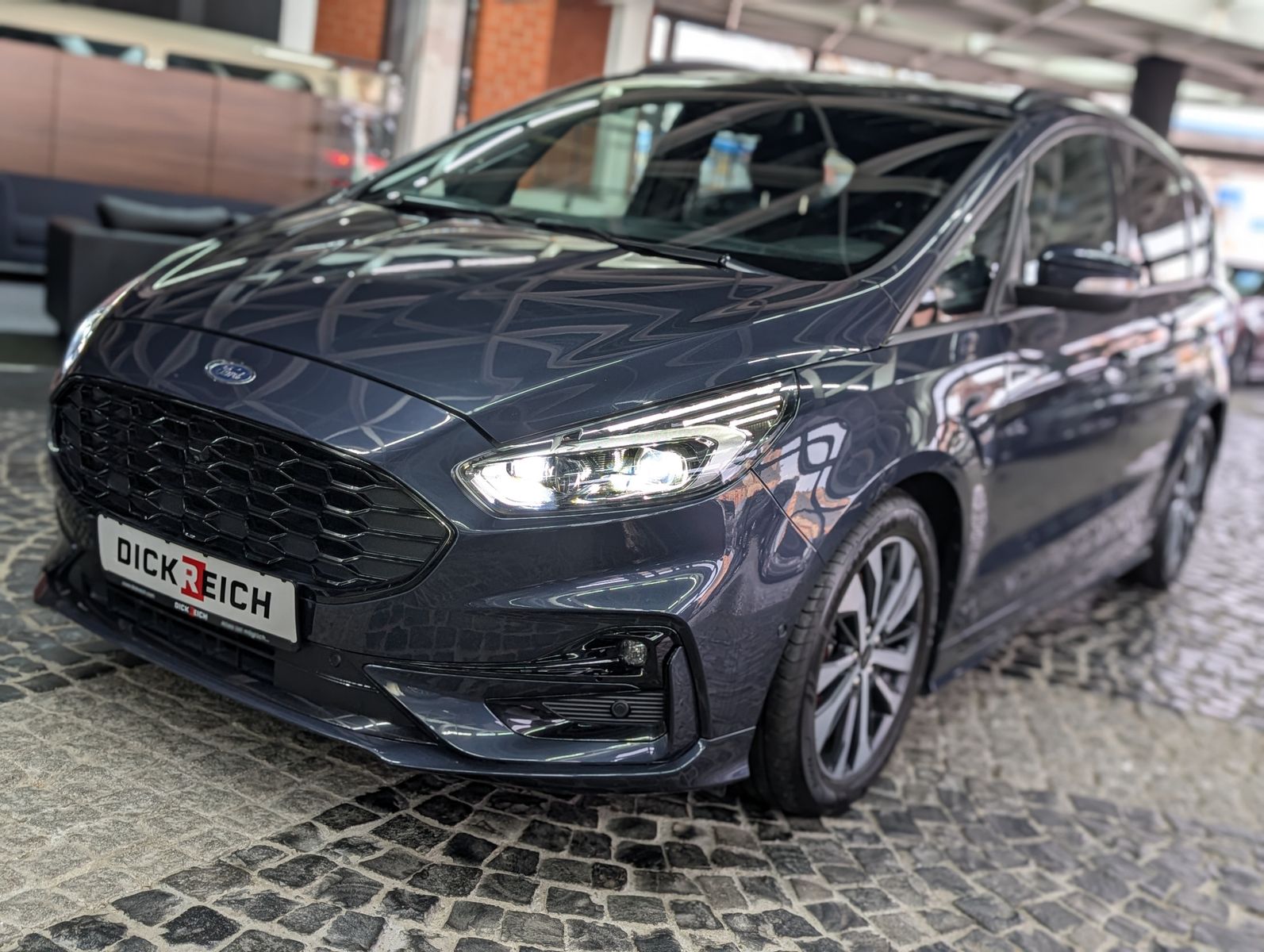 Fahrzeugabbildung Ford S-MAX ST-Line KAM SPORT ACC LED APP AHK MEMO SHZ
