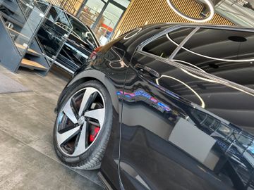 Volkswagen Golf GTI *SPORT-FAHRWERK*NAVI*ACC*PERFORMANCE*