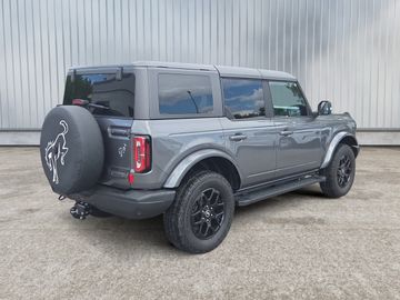 Ford Bronco - 6