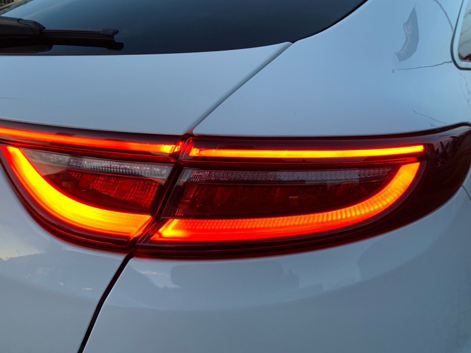 Fahrzeugabbildung Kia Proceed 1.6 T-GDI 7-DCT GT AHK Sportauspuff