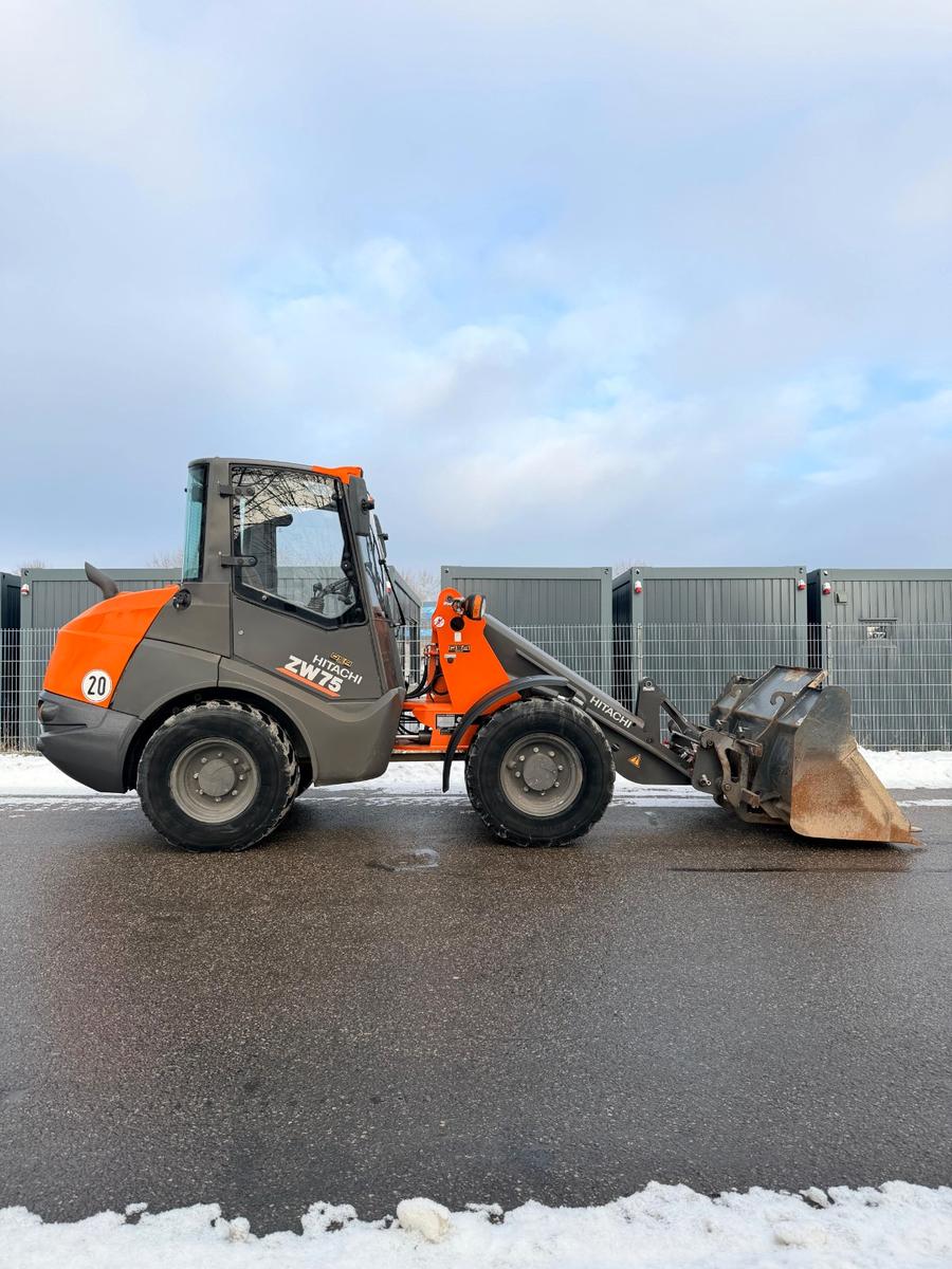 Hitachi ZW75 **TOP Zustand!**