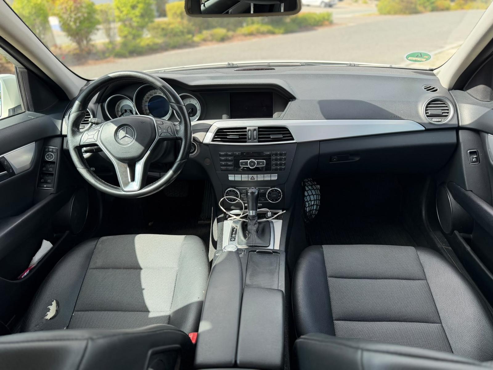 Mercedes-Benz C220 2012 — photo 10