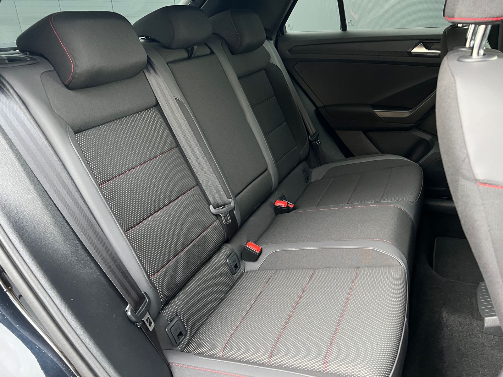 Fahrzeugabbildung Volkswagen T-Roc Sport 2.0 TSI DSG 4MOTION *Standhzg.,Activ