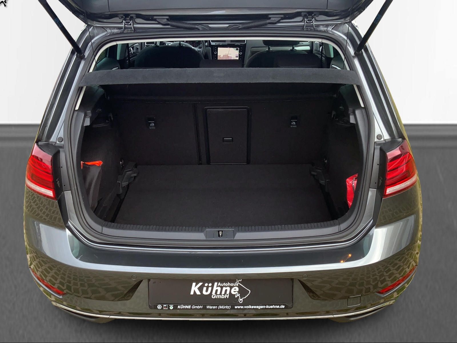 Golf VII 1.5 TSI IQ.DRIVE SHZ,NAV, PDC,LED.