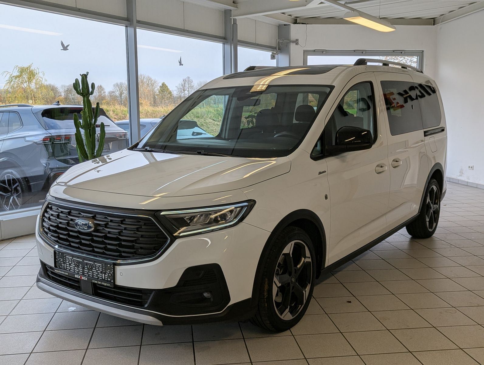 FORD Tourneo Connect L2 Active 7-Sitz Bi-LED Pano AHK - Image 3