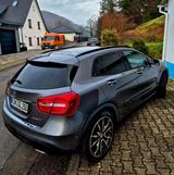 Mercedes-Benz GLA 250 4MATIC DCT - - Mercedes-Benz GLA 250 von privat