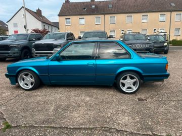 BMW 325 - 6