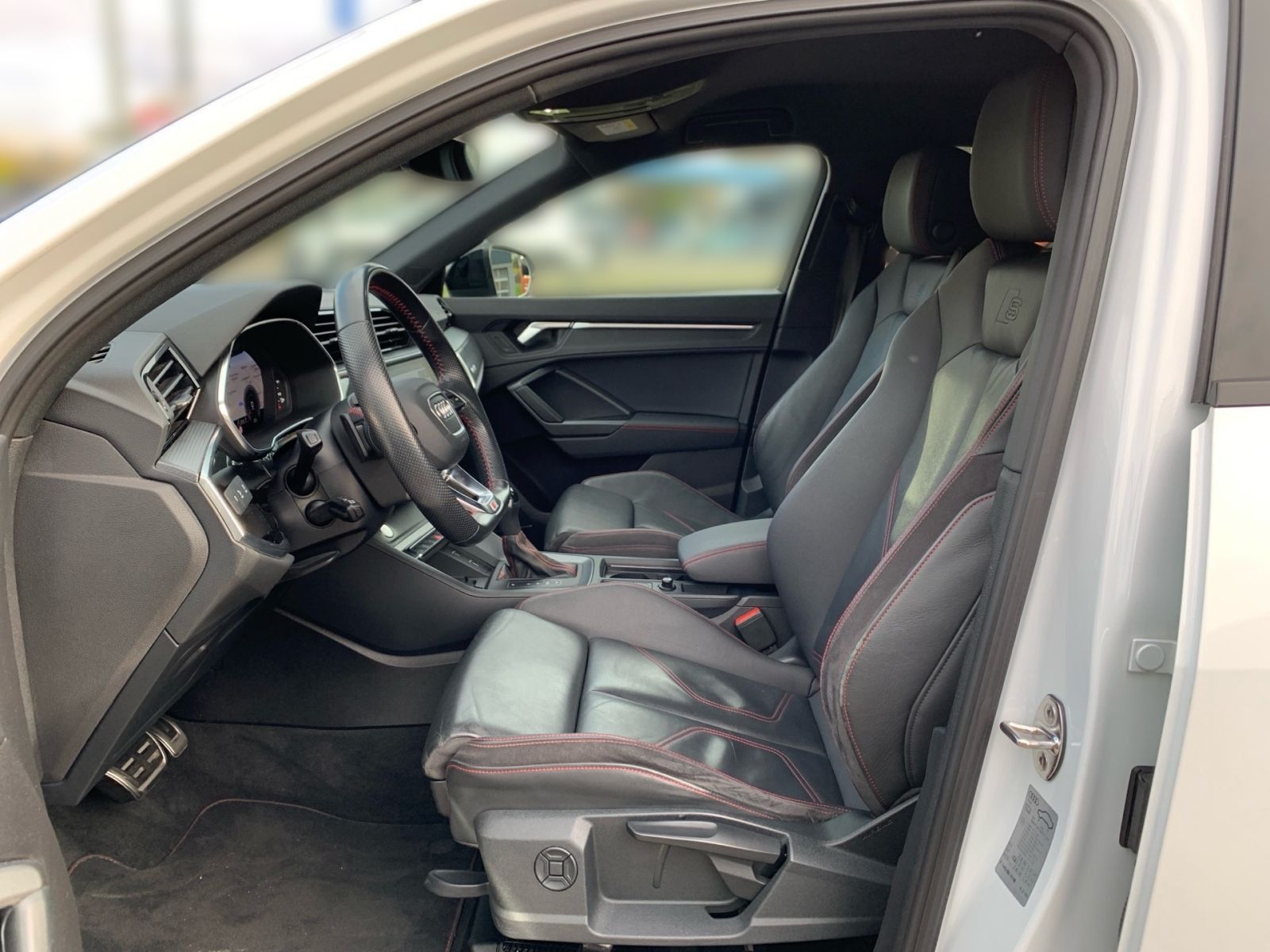 Fahrzeugabbildung Audi Q3 Sportback 45 2.0 TFSI quattro S line Aut.