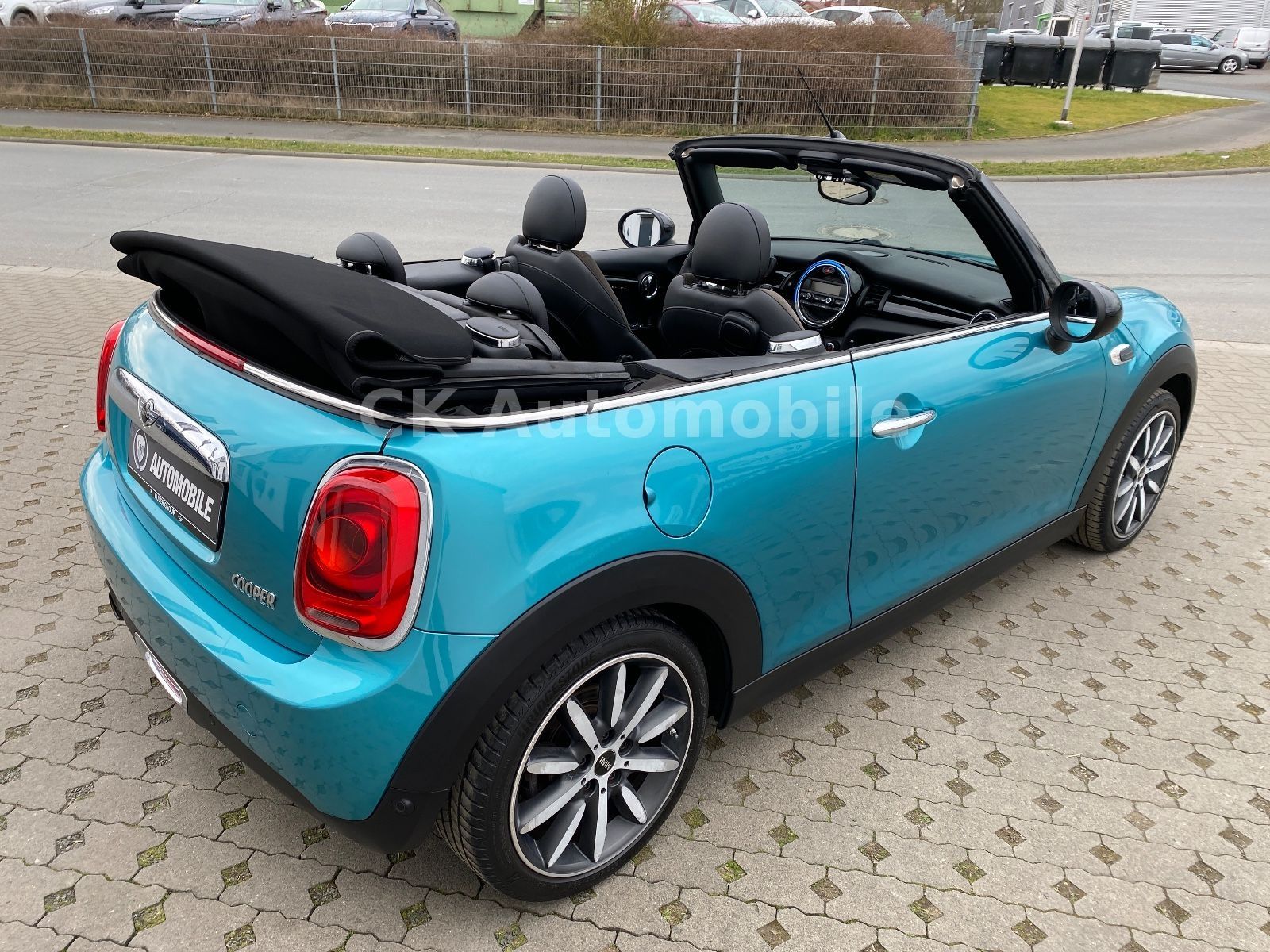 Fahrzeugabbildung MINI Cooper Cabrio  Chili/Leder/LED/PDC/Tempomat