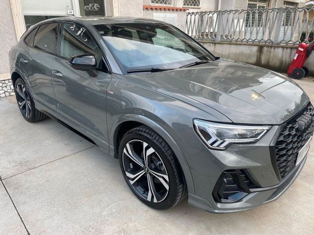 Другие Audi Q3 35 TDI S tronic Identity Black S-line