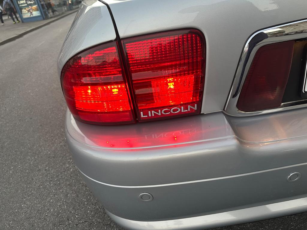 Lincoln LS