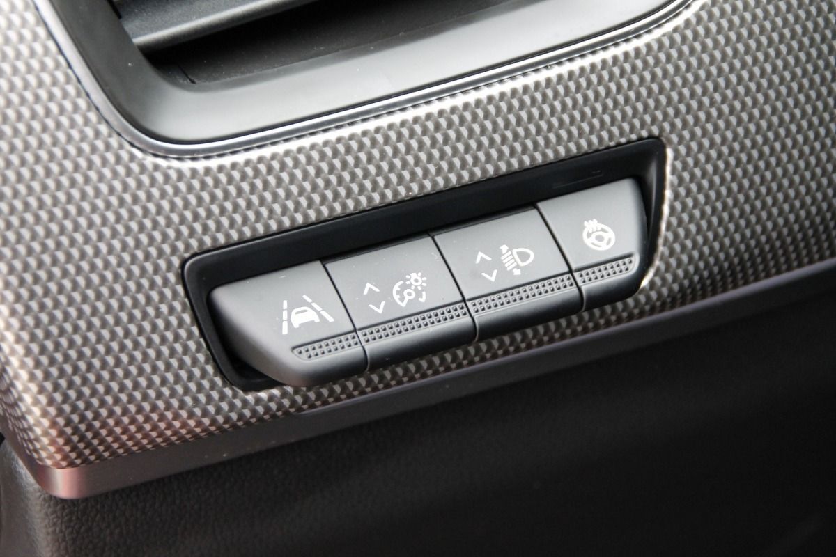 Fahrzeugabbildung Renault Arkana INTENS TCe 140 EDC
