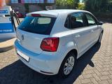 Volkswagen Polo 1.0 Comfortline NAVI.PDC VO+HI,SCHECKHEFT - Cars in Braunschweig: Kleinwagen