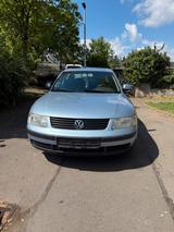 Volkswagen Passat 1,6 - Volkswagen Passat aus 2000
