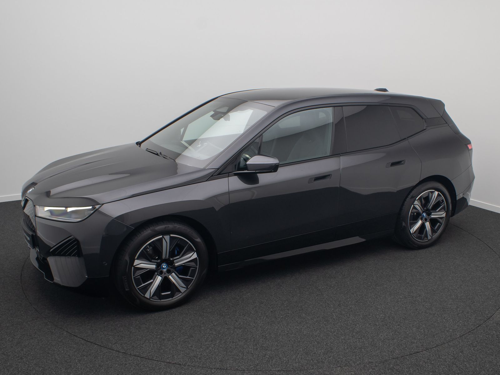 Fahrzeugabbildung BMW iX xD40 Sport 360&deg;DAB AHK Bel&uuml;ftung Komfort 21Zl