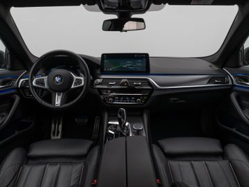 Fahrzeugabbildung BMW 520d M Sport Kamera DAB HiFi Stop&Go Komfort