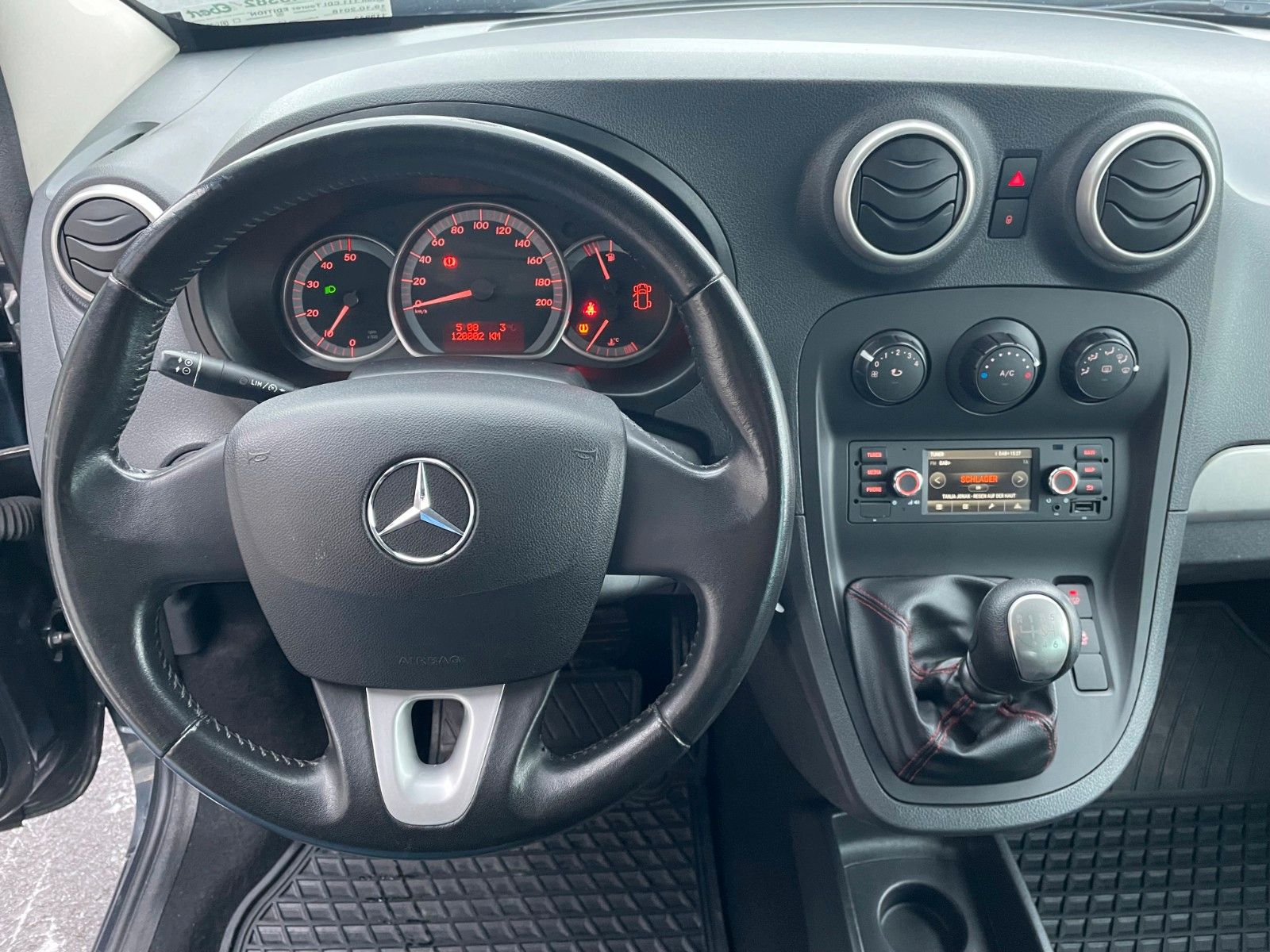 Fahrzeugabbildung Mercedes-Benz Citan 111 CDI Tourer AHK Navi Kamera SHZ
