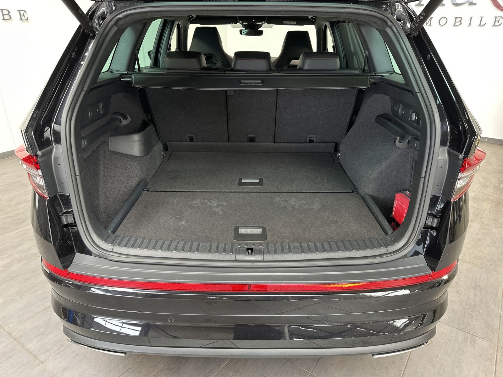 Fahrzeugabbildung SKODA Kodiaq 4x4 RS NAV+MATRIX+AHK+ACC+KAM+PANO+20ZOLL