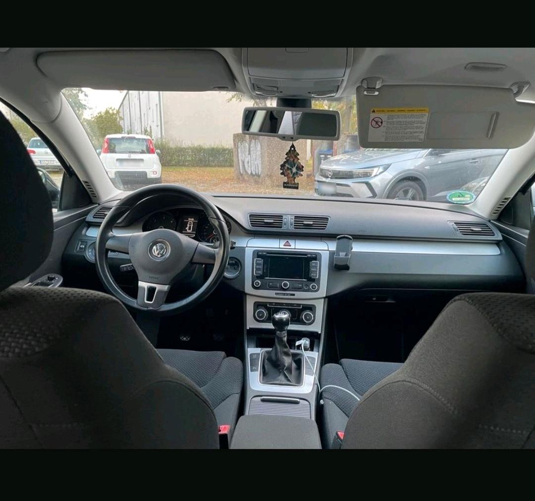 Volkswagen Passat 2010 — photo 9