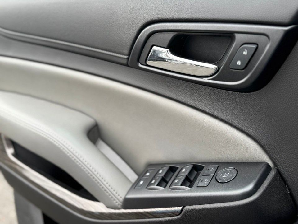 Fahrzeugabbildung Chevrolet Suburban 2016er 5.3 V8 LT Leder MwSt. LPG