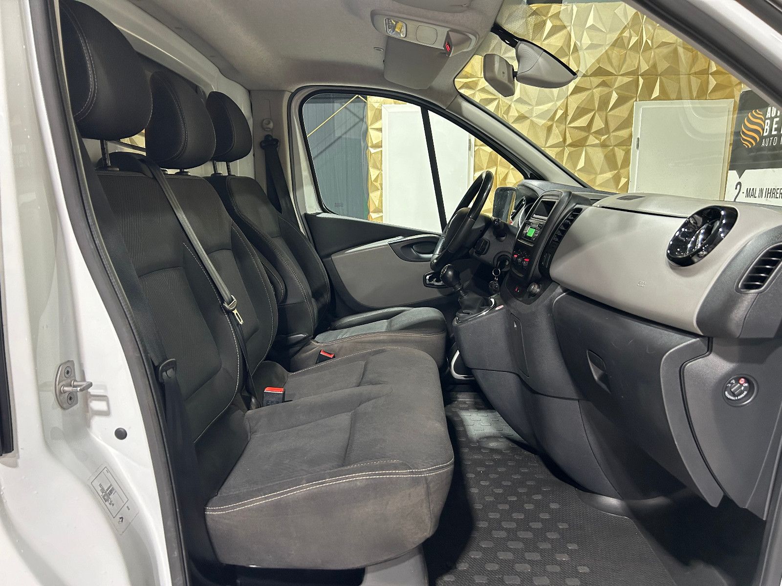 Fahrzeugabbildung Renault Trafic Kasten L2H1 2,9t Komfort/KAMERA/KLIMA/TEM