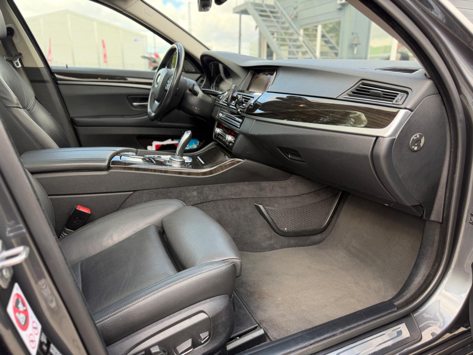 BMW 530 xDrive* H&K*HUD*PANO*LEDER*ACC*AHK*XENON*LED