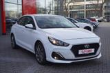 Hyundai i30 Fastback Kamera Sitzheizung Navi TV Tempomat - Hyundai i30 Gebrauchtwagen in Hannover