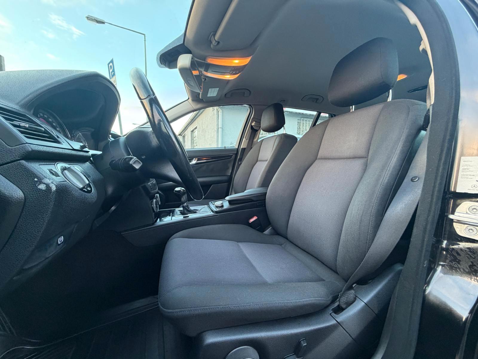 Mercedes-Benz C180 2010 — photo 10