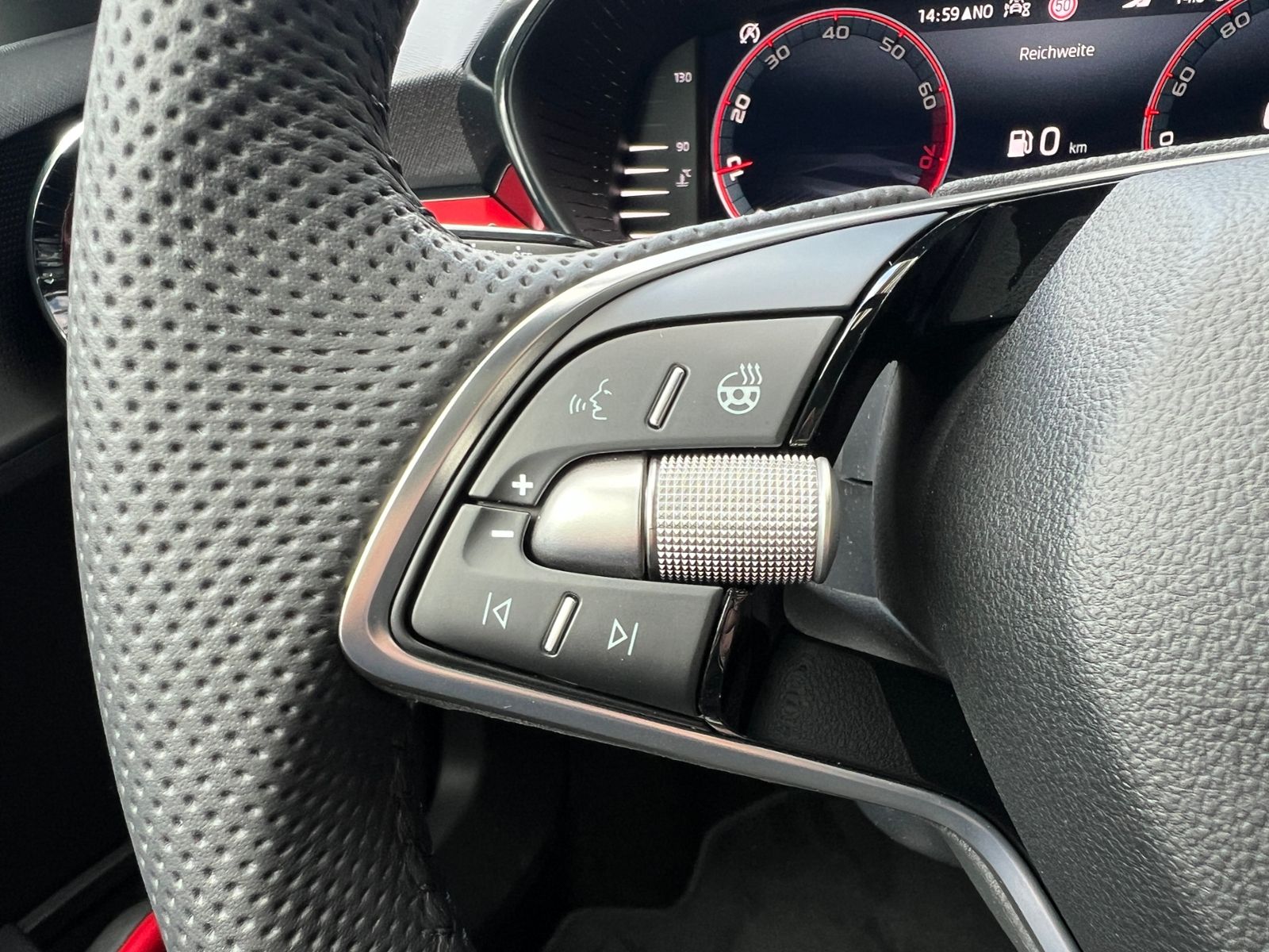 Fahrzeugabbildung SKODA Fabia Monte Carlo 1.0 TSI *LED, 17" LM-Felge, Kl