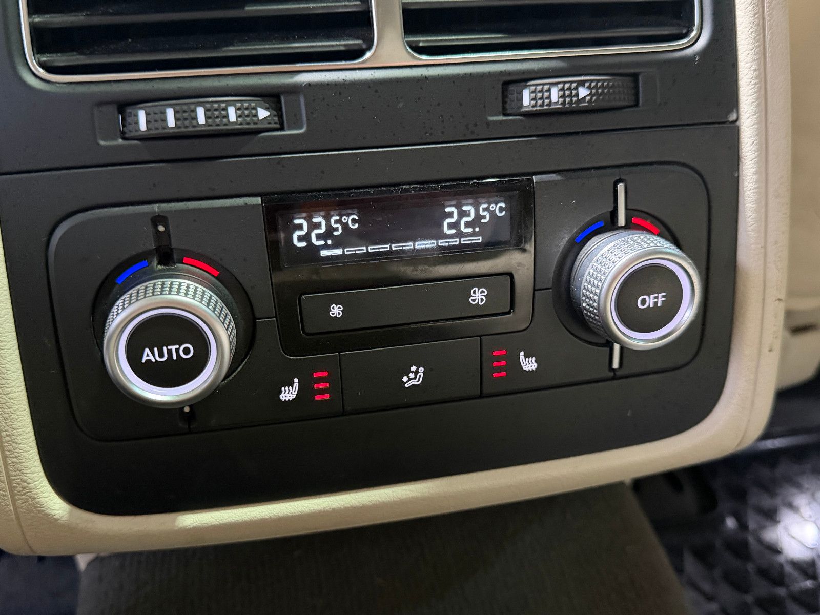 Fahrzeugabbildung Volkswagen Touareg V8 TDI /PANO7MEMORY/360°KAM/DYNAUDIO