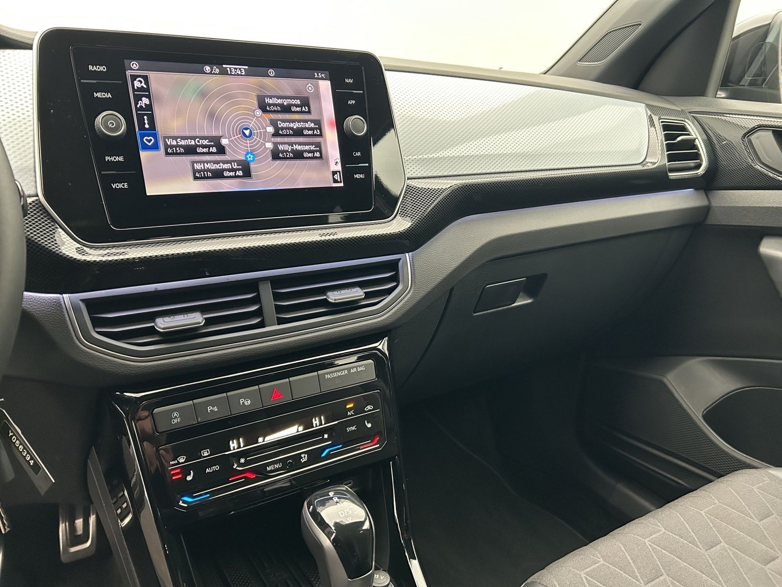 Volkswagen T-Cross - Bild 8